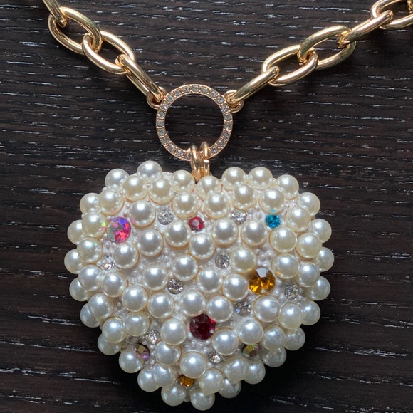 🩷 Betsey Jonson Pearl heart statement necklace - Picture 8 of 11